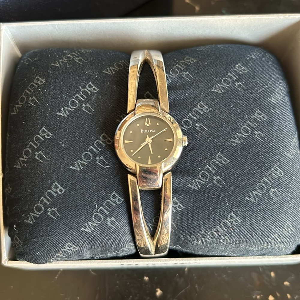 Bulova - Picture 2 of 5